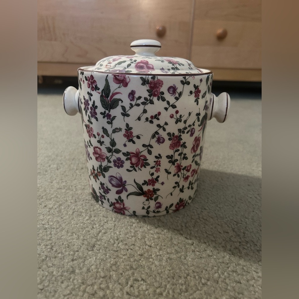Vintage Erphila Czechoslovakia Art Pottery *Cheery Chintz* Ceramic Jar With Lid
